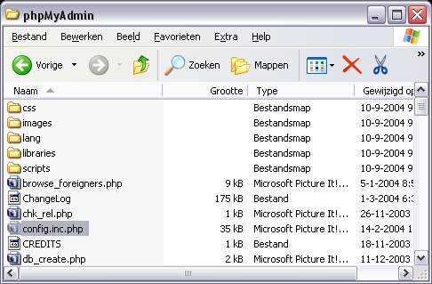 Open m.b.v. Wordpad het bestand config.inc.php